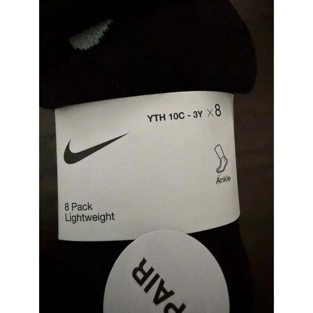 Nike Kids 8 Pack Lightweight Ankle Socks Black White Swoosh UN0611-023 Size XS